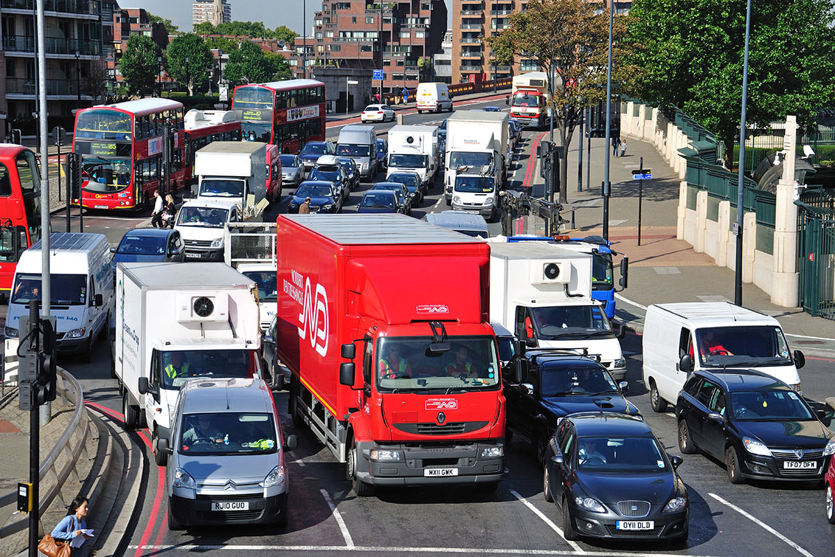 Nitrogen oxides in car exhaust kill tens of thousands in UK