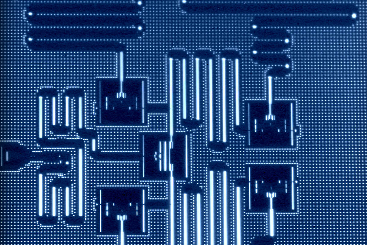 Credit: IBM- IBMs five-qubit processor