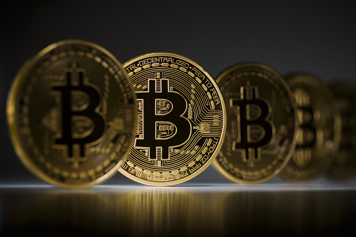 Swiss bank becomes first to offer bitcoin to its richest ...