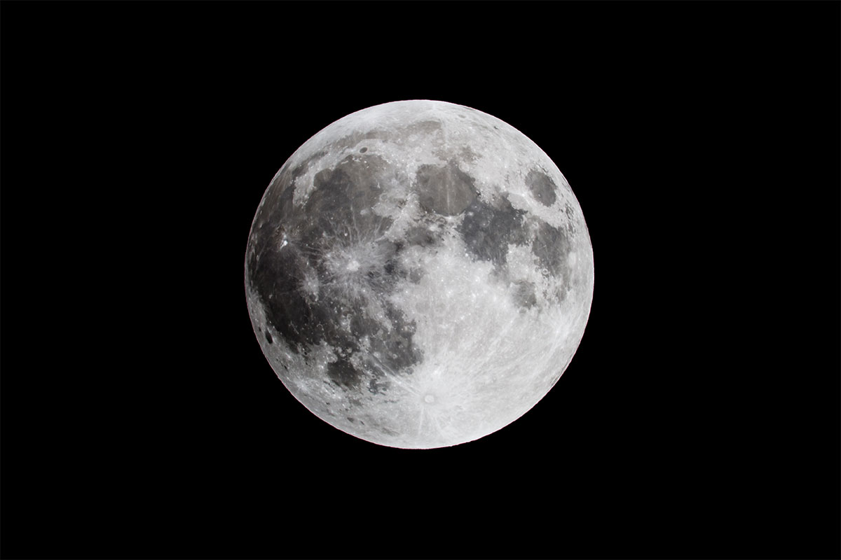 Pools of water ice found hiding in the darkest recesses of the moon Pools of water ice found hiding in the darkest recesses of the moon